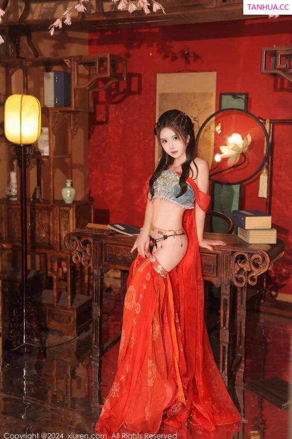   [XiuRen]高清写真图 2024.02.27 No.8146 小薯条nienie 性感美腿第80张图片